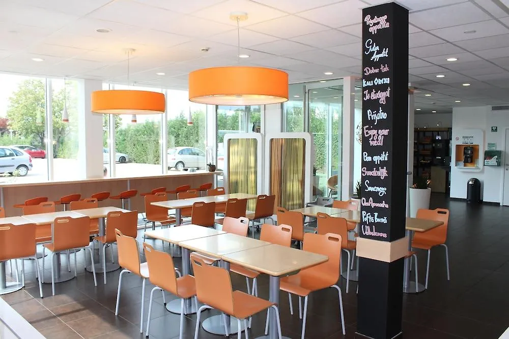 Ibis Budget Antwerpen Port Hotel 0*, Antwerp